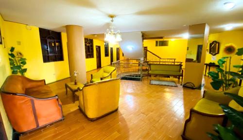 Parroquia Huachi Loreto Hotel | Wendys