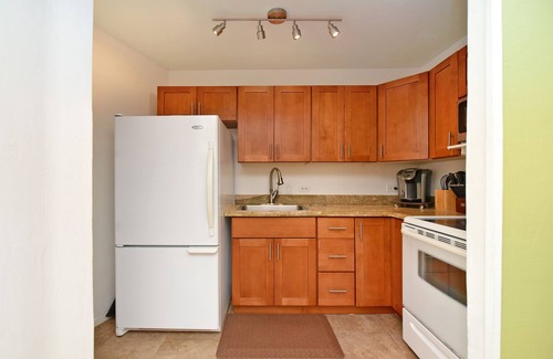 Honokowai Condo | Weneki's Island Paradise; Oceanfront complex, Updated, Wi-Fi, Unit 103