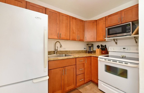 Honokowai Condo | Weneki's Island Paradise; Oceanfront complex, Updated, Wi-Fi, Unit 103