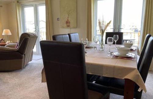 Wisbech House | Wentworth Gem