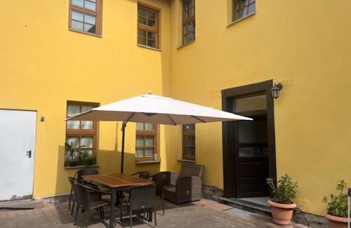 Bernburg Apartment | Werk und Ruhe