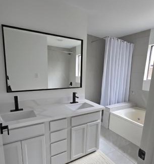 Kingwood House | Weslynn's Minimalistic Stay