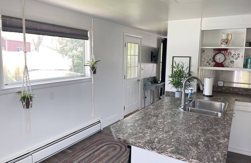 Cody House | West Avenue Place, quiet neighborhood, close to downtown