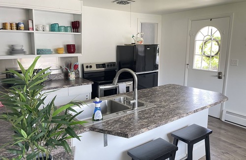 Cody House | West Avenue Place, quiet neighborhood, close to downtown