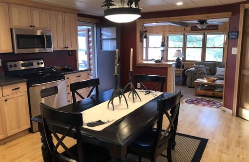 Weyerhaeuser Cabin | West Bay - A classic cabin experience on Island Lake