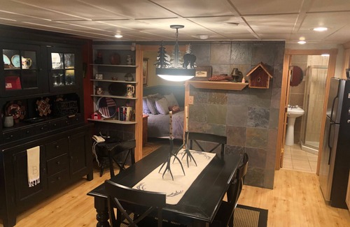 Weyerhaeuser Cabin | West Bay - A classic cabin experience on Island Lake