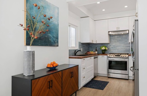 West Beach House | West Beach Hideaway - Renovated Townhome