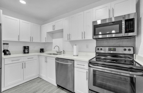 East Little Havana Apartment | West Brickell - #3 - Renovated 2/1 & Parking