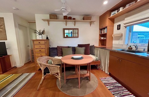 North Cowichan Cottage | West Coast Cedar Guest Cottage w/treed yard near vineyards & nature trails