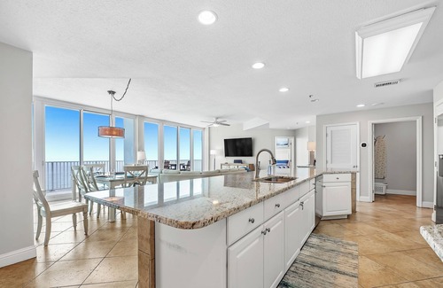 Gulf Shores Condo | West Corner Penthouse 4/4 + Large Bunk Rm-Sleeps 12-14