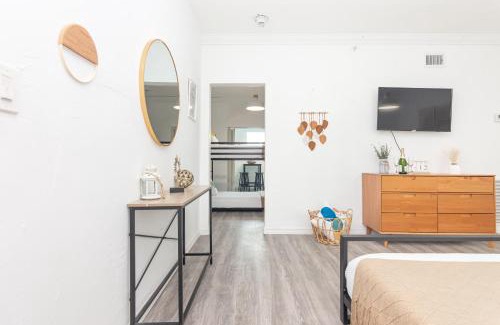 West Avenue Apartment | West Deco