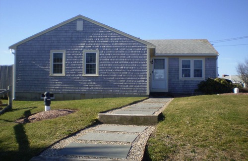 West Dennis Cottage | West Dennis Beach House (South Village Beach)