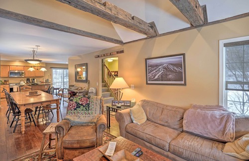 West Dover House | West Dover Getaway w/Hot Tub: Near Mt Snow!