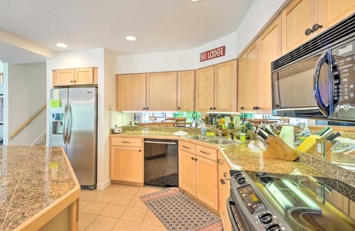 West Dover House | West Dover Townhouse with Deck, Grill and Amenities!