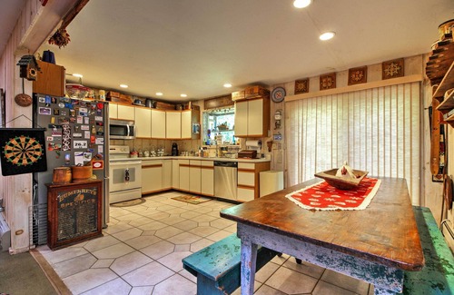 West Dover House | West Dover Vacation Rental w/Hot Tub Near Mt Snow