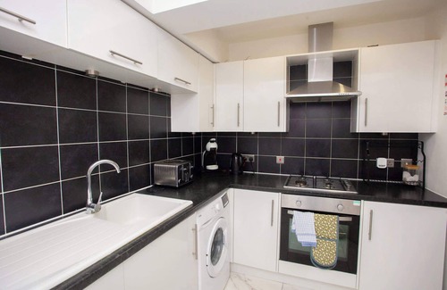 Kelvinbridge Apartment | West End Flat with Private Terrace Glasgow