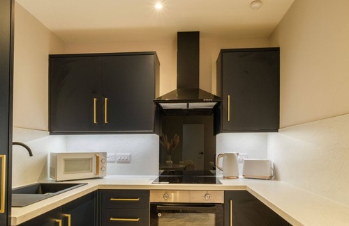 Central Aberdeen Apartment | West End Retreat-SJA Stays-2 Bed Self Contained