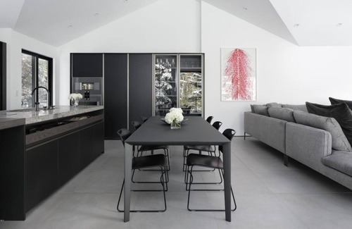 West End Condo | WEST END SLEEK CONTEMPORARY