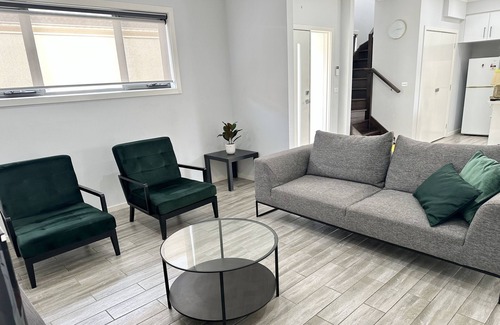 West Footscray House | West Footscray Townhouse for 4! 10km from Melbourne CBD!