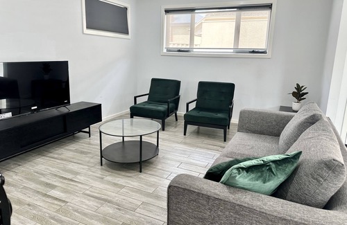 West Footscray House | West Footscray Townhouse for 4! 10km from Melbourne CBD!