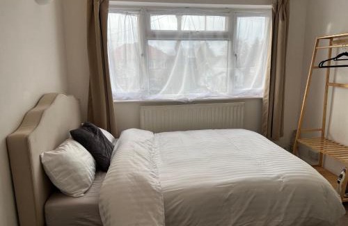 Hillingdon Apartment | West