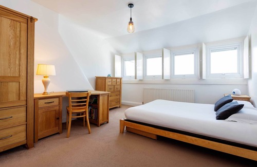 West Hampstead House | West Hampstead Comfort, by Veeve