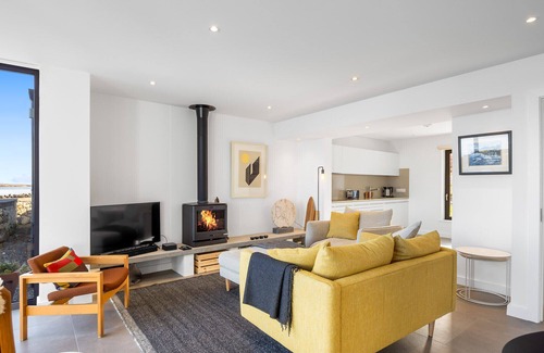 Inishnee House | West Haven - A Coastal Retreat in the Heart of Roundstone