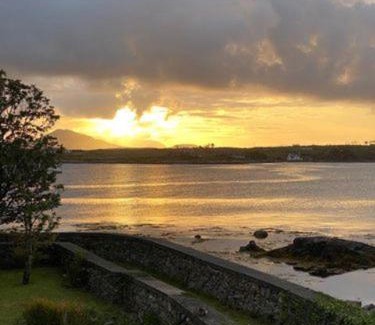 Roundstone House | West Haven