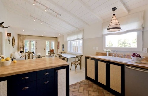 The Flats House | West Hollywood Bungalow with Pool - Location! Location! Location!