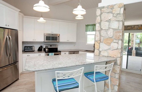 Great Exuma House | West House: 2BR House w/Beach & Private Deck