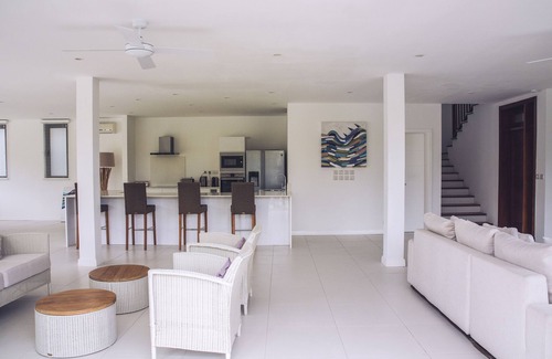 Black River Apartment | West Island by Horizon Holidays