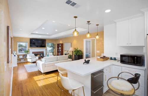 Westchester House | West LA 4BR/2BA furnished home