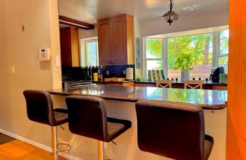 Mar Vista House | West LA - Family House & Private Yard - 10 mins from LAX & Beach