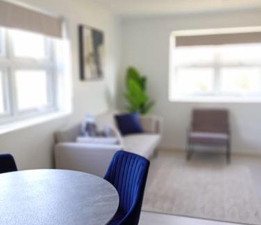 Hounslow South Apartment | West London Apartment - Near Heathrow & Twickenham Rugby Stadium