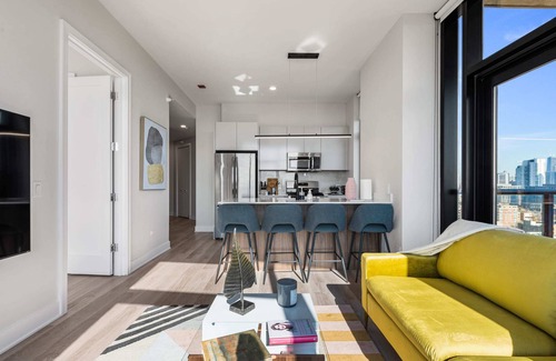 West Loop Apartment | West Loop Charm: Dining & Nightlife, Balcony