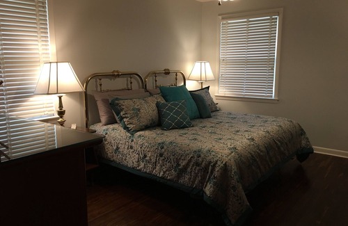 Hillwood House | West Nashville neighborhood, green, quiet, 10 min to downtown