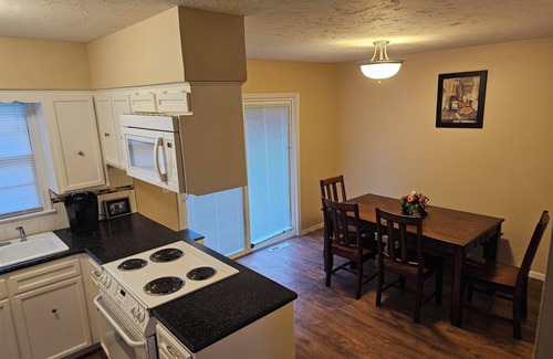 Millard House | West Omaha home. clean, nice & safe ! Near a park