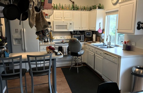 Millard House | West Omaha Townhome with a BIG feel! MONTHLY RENTAL ONLY, 31 night minimum!