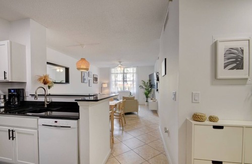Downtown West Palm Beach Condo | West Palm Beach Condo Apartment at City Place/Courtyards