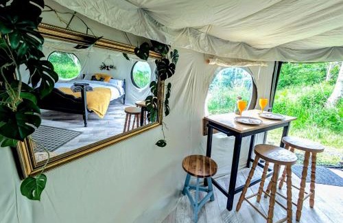 Barrow-in-Furness Cabin | West Point Woods