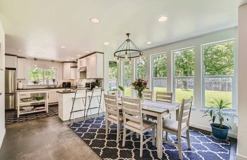 Riverview House | West Seattle Farmhouse w/large private yard!