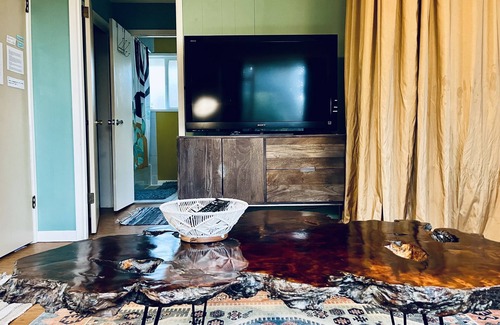 Roxhill Apartment | West Seattle Parkside Pup Friendly MIL Apartment