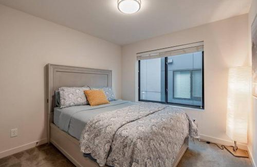 North Admiral House | West Seattle's Modern Townhome