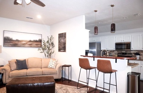 Lubbock House | West Side Raider Modern Comfort