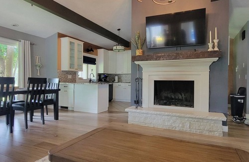 Sioux Falls House | West Sioux Falls Retreat - private 3-bedroom acreage with pool