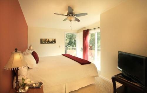 Guerneville Hotel | West Sonoma Inn & Spa