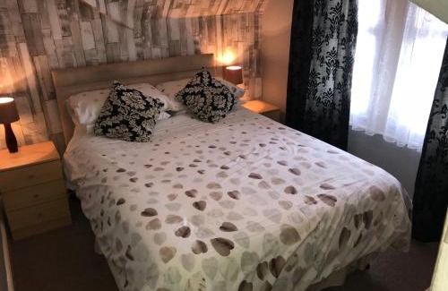 Blackpool Town Center Bed & Breakfast | West Vale Villa