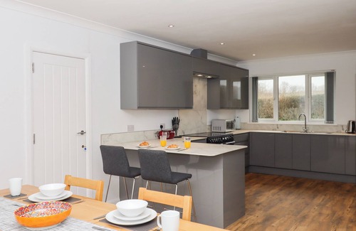 Northlew House | WEST VIEW, pet friendly, with a garden in Hatherleigh