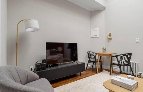West Village Apartment | West Village 1br w high ceilings skylight wd NYC-1172
