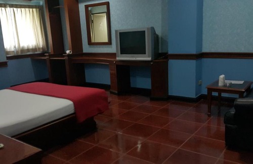 Wat Tha Phra Apartment | West Wing Mansion